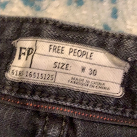 Black denim shorts - Picture 3 of 6